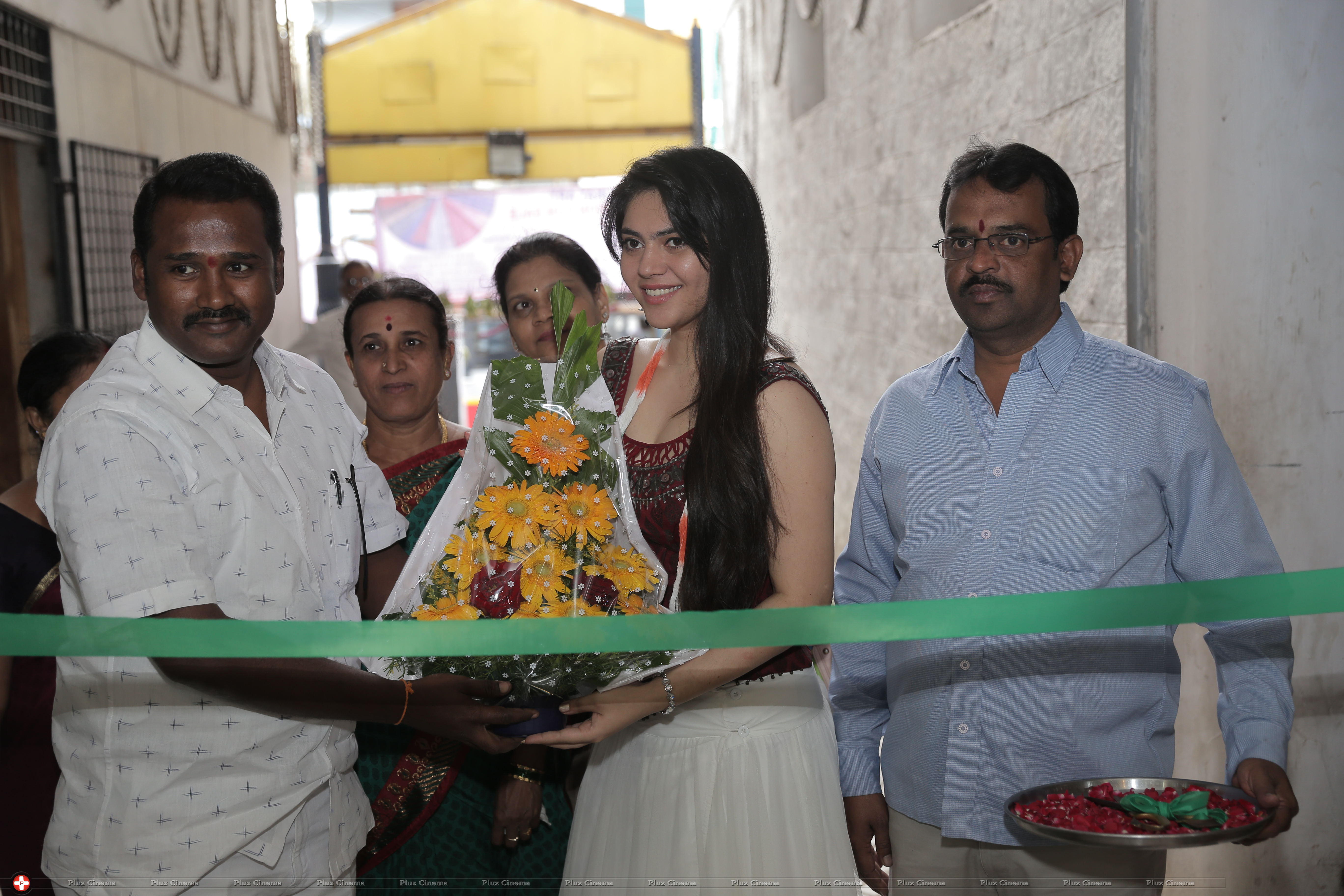 Sherin - Actress Sherin Inaugurates Pochampally IKAT Art Mela at Bangalore Photos | Picture 868404
