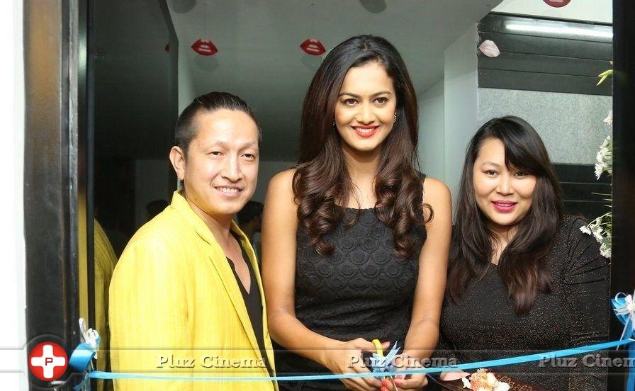 Shubra Aiyappa at SIRO Makeup and Hair Style Studio Launch Photos | Picture 885944