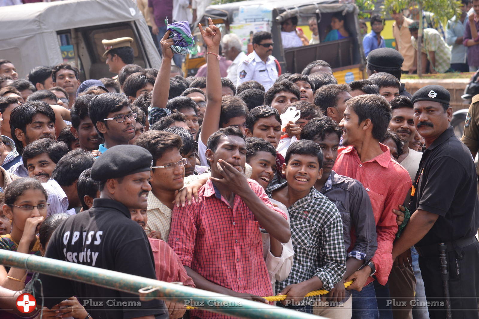 Allu Arjun Launches Lot Mobiles at Vijayawada | Picture 849503