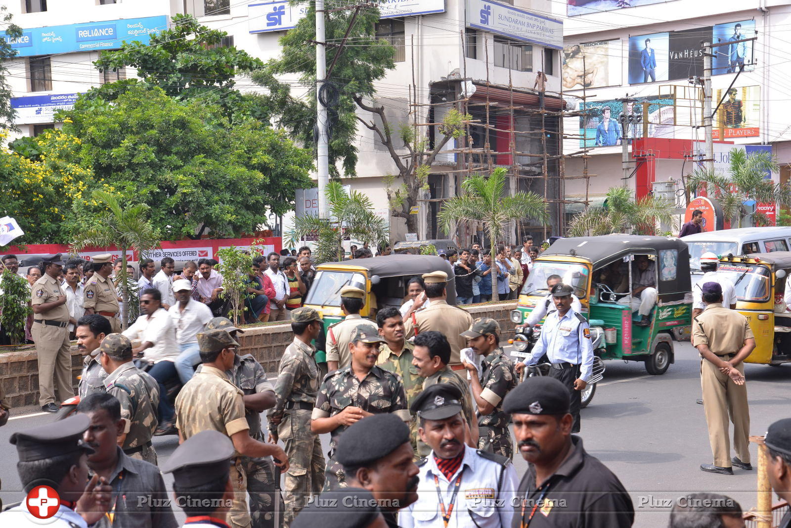 Allu Arjun Launches Lot Mobiles at Vijayawada | Picture 849525
