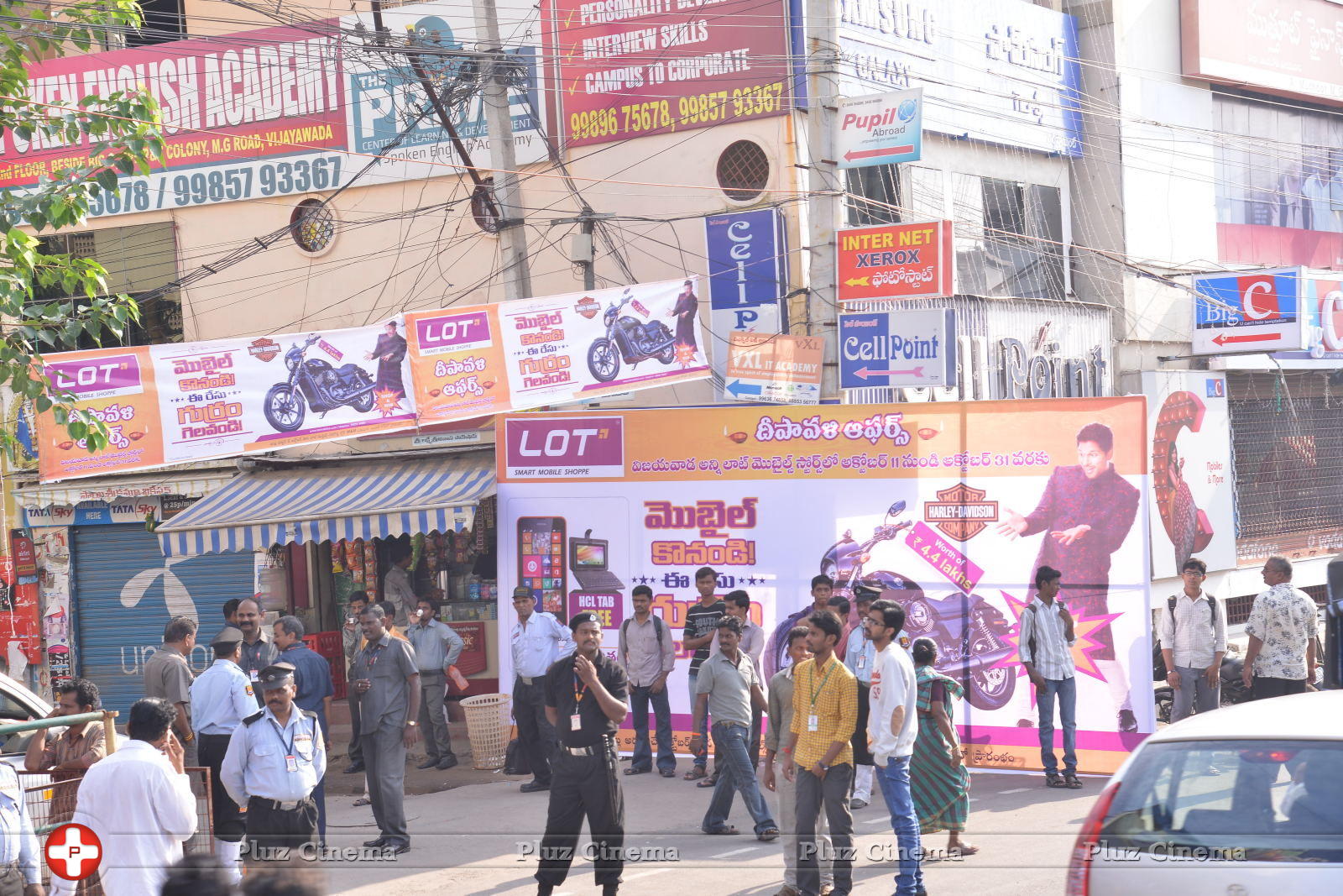 Allu Arjun Launches Lot Mobiles at Vijayawada | Picture 849596