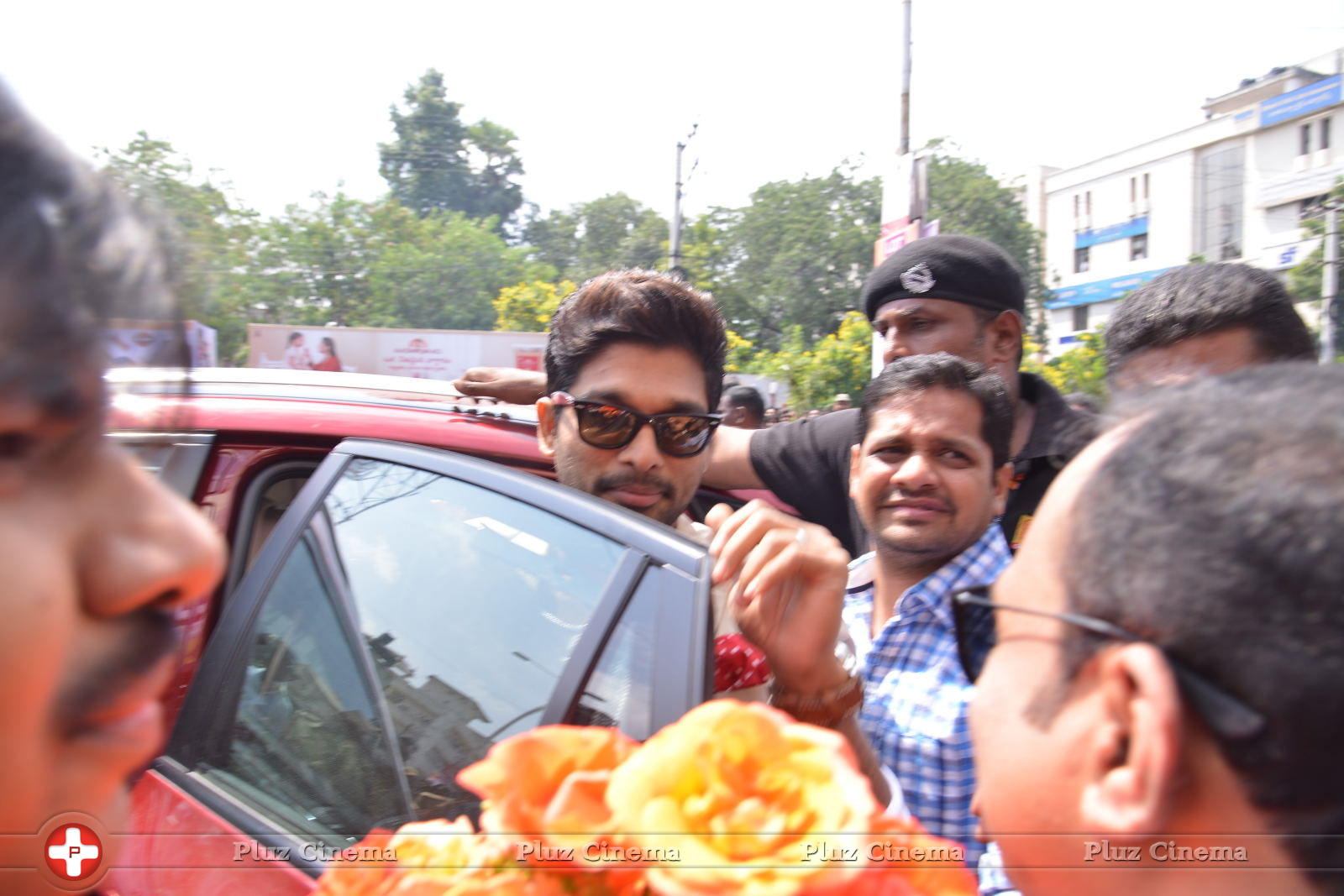 Allu Arjun Launches Lot Mobiles at Vijayawada | Picture 849603