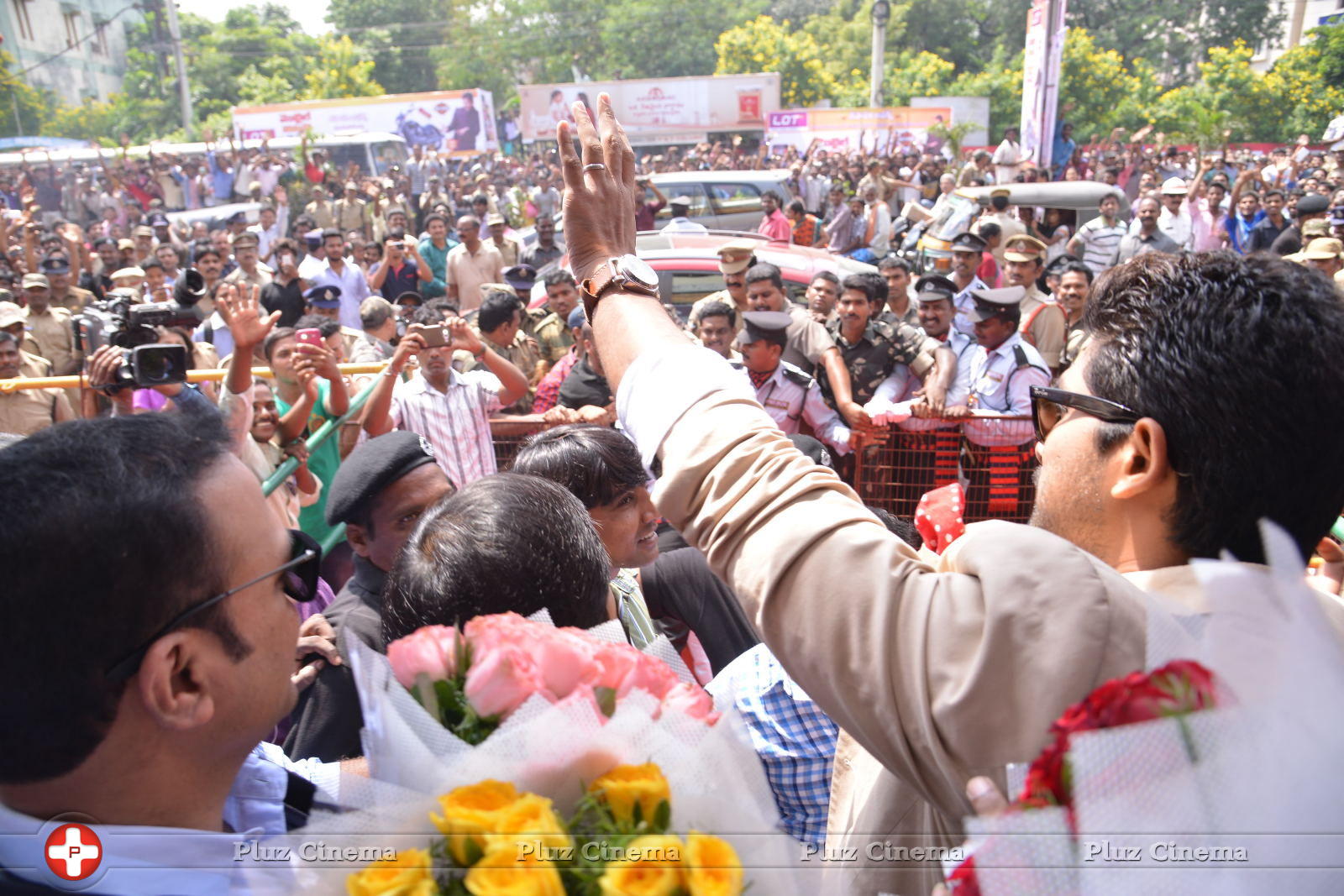 Allu Arjun Launches Lot Mobiles at Vijayawada | Picture 849608