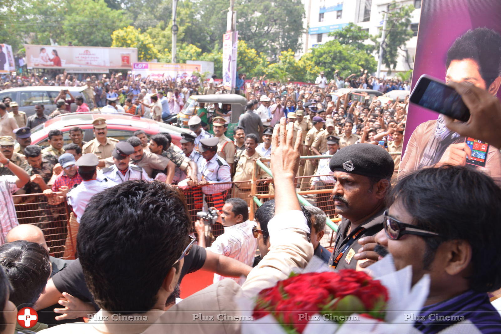 Allu Arjun Launches Lot Mobiles at Vijayawada | Picture 849610