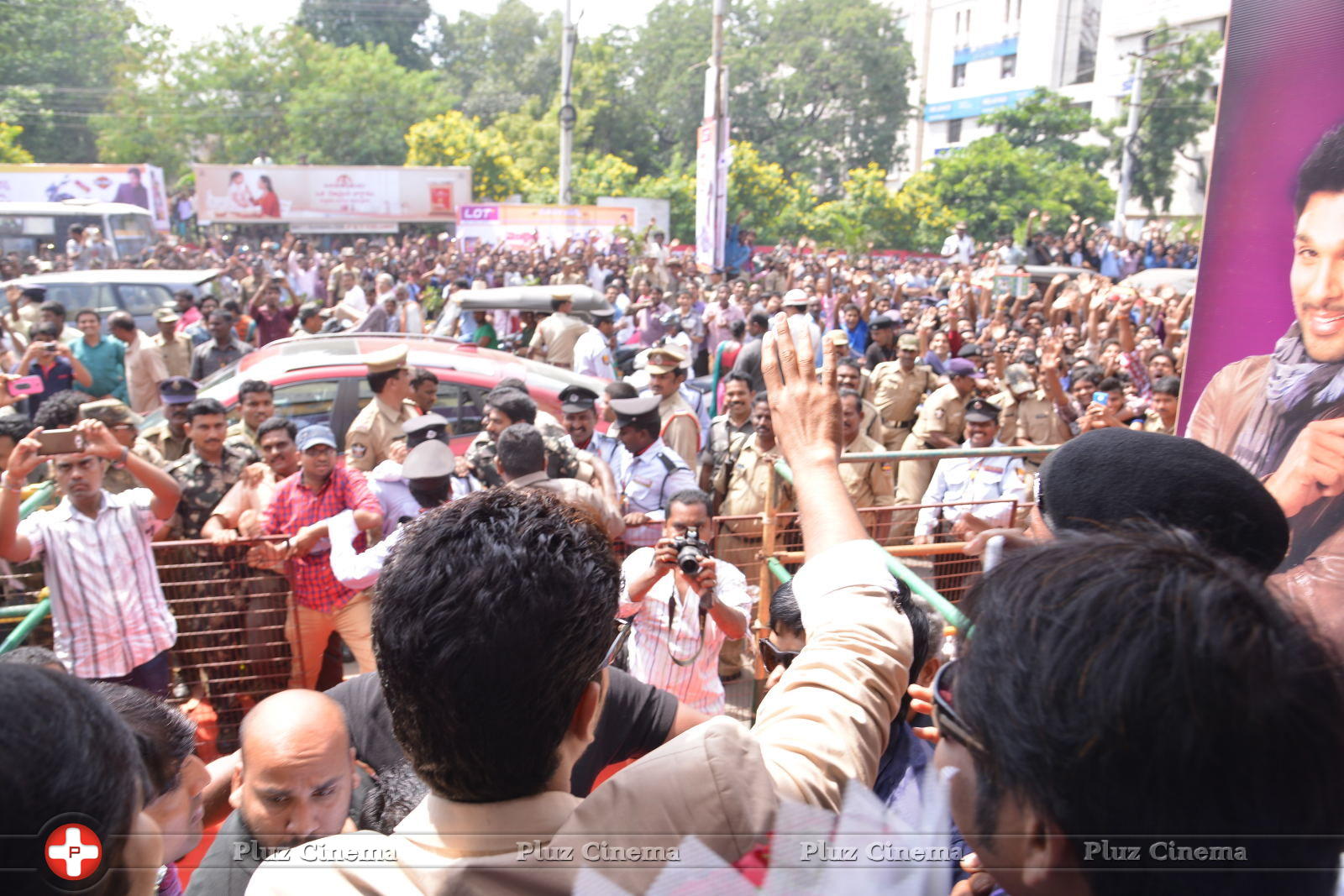 Allu Arjun Launches Lot Mobiles at Vijayawada | Picture 849612