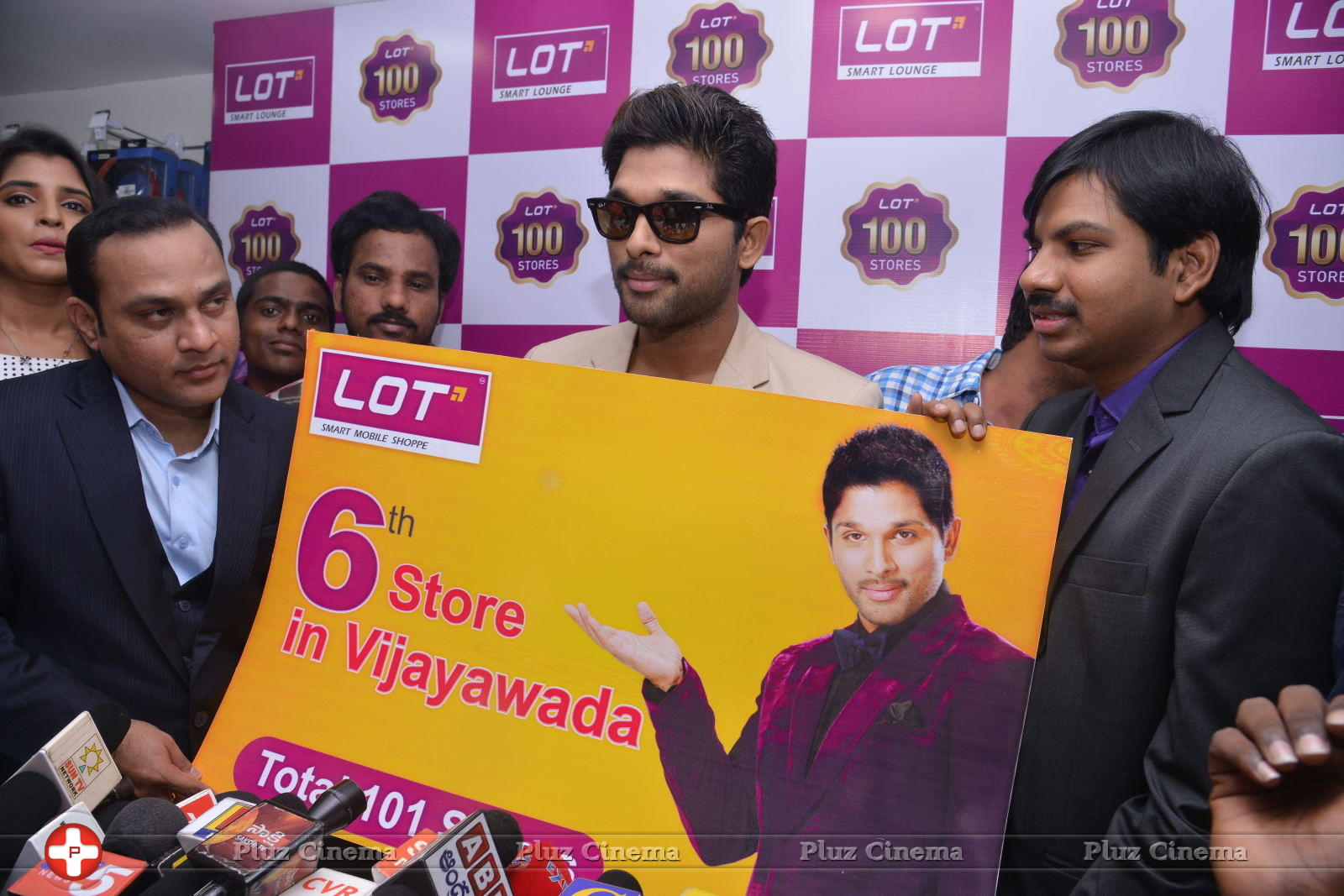 Allu Arjun Launches Lot Mobiles at Vijayawada | Picture 849655