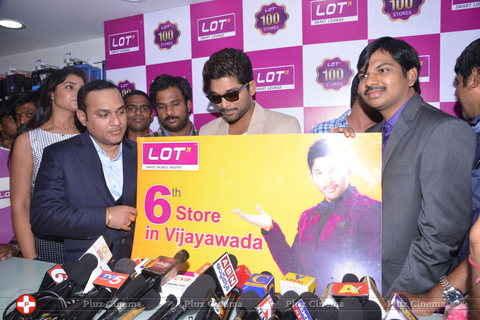 Allu Arjun Launches Lot Mobiles at Vijayawada | Picture 849657