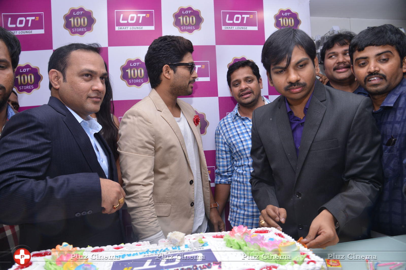Allu Arjun Launches Lot Mobiles at Vijayawada | Picture 849671