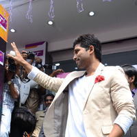 Allu Arjun - Allu Arjun Launches Lot Mobiles at Vijayawada | Picture 849540
