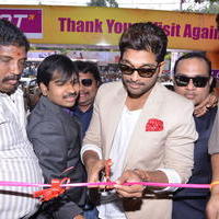 Allu Arjun Launches Lot Mobiles at Vijayawada | Picture 849615