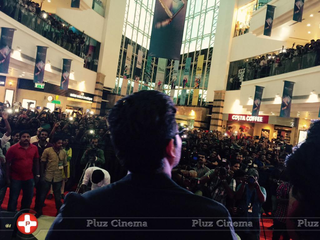 Allu Arjun - Son of Satyamurthy Promotional Event at Lulu Mall | Picture 1019218