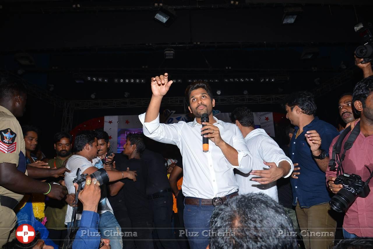Allu Arjun - Son of Satyamurthy Movie Success Meet at Vizag Photos | Picture 1020444