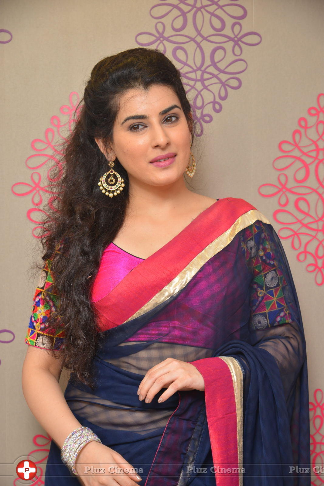 Archana - Archana Launches Srinivasa Textiles Photos | Picture 1088441