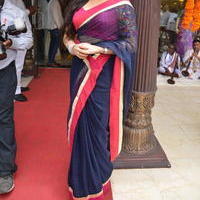 Archana - Archana Launches Srinivasa Textiles Photos | Picture 1088474
