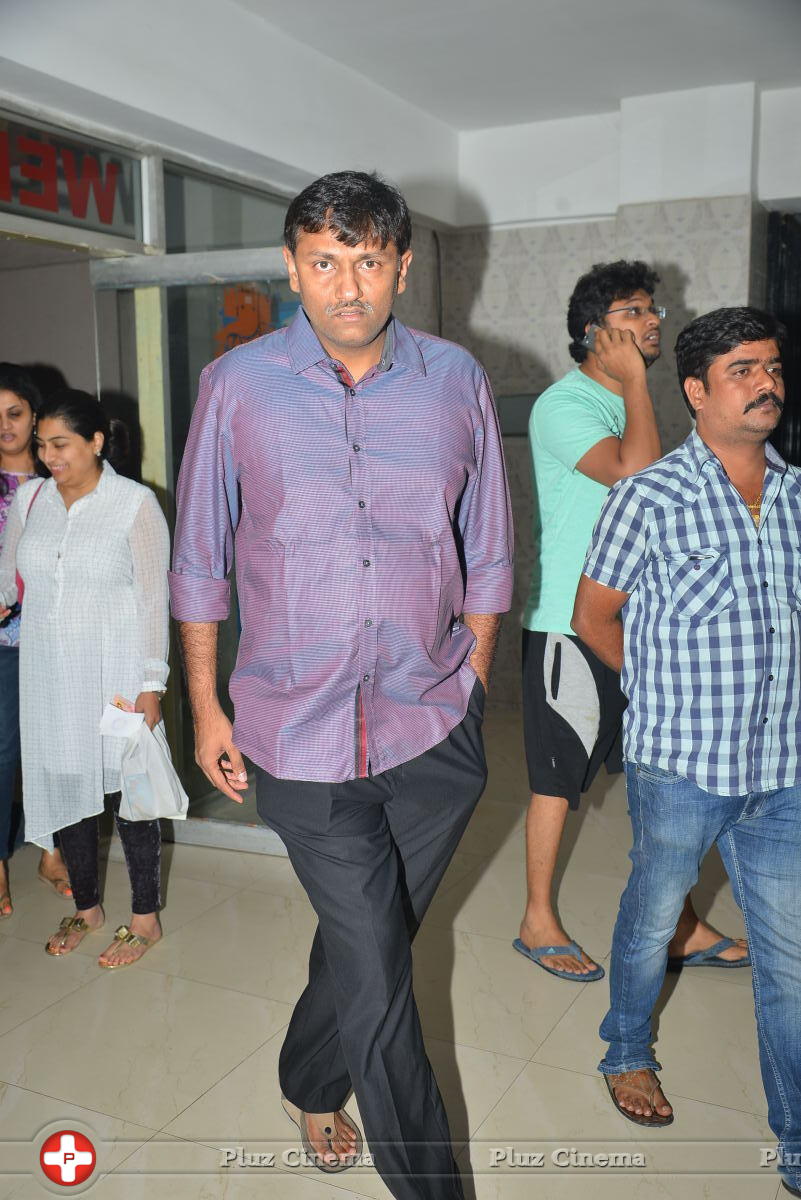 Srimanthudu Movie Theater Coverage Photos | Picture 1090504