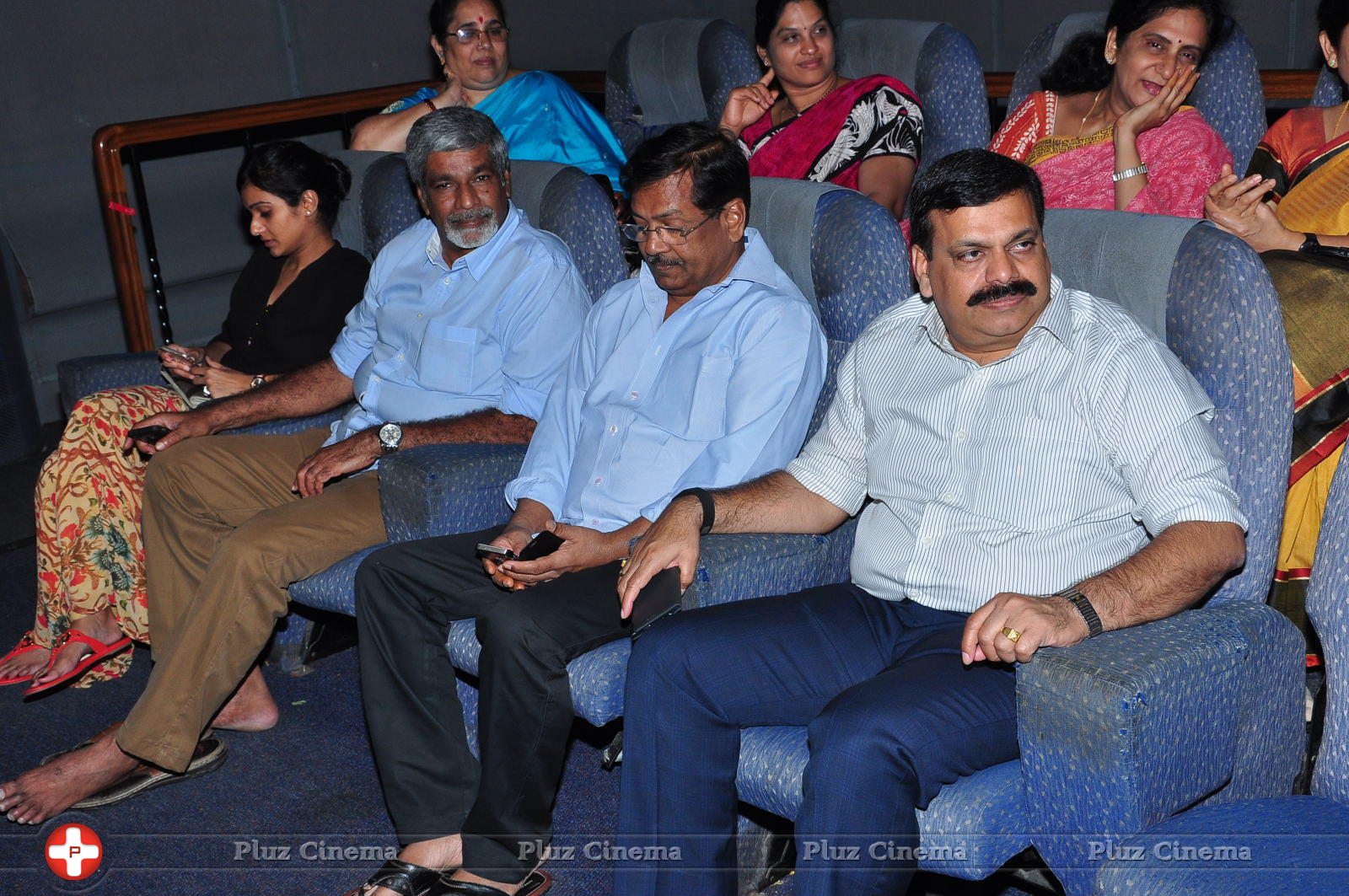Super Star Krishna at Srimanthudu Movie Screening Stills | Picture 1090659