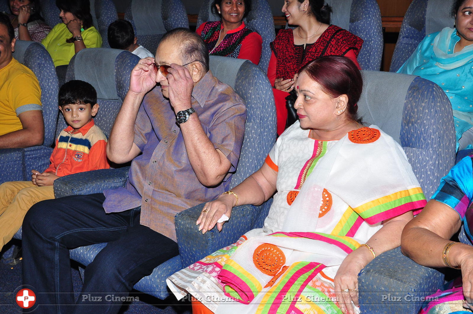 Super Star Krishna at Srimanthudu Movie Screening Stills | Picture 1090662