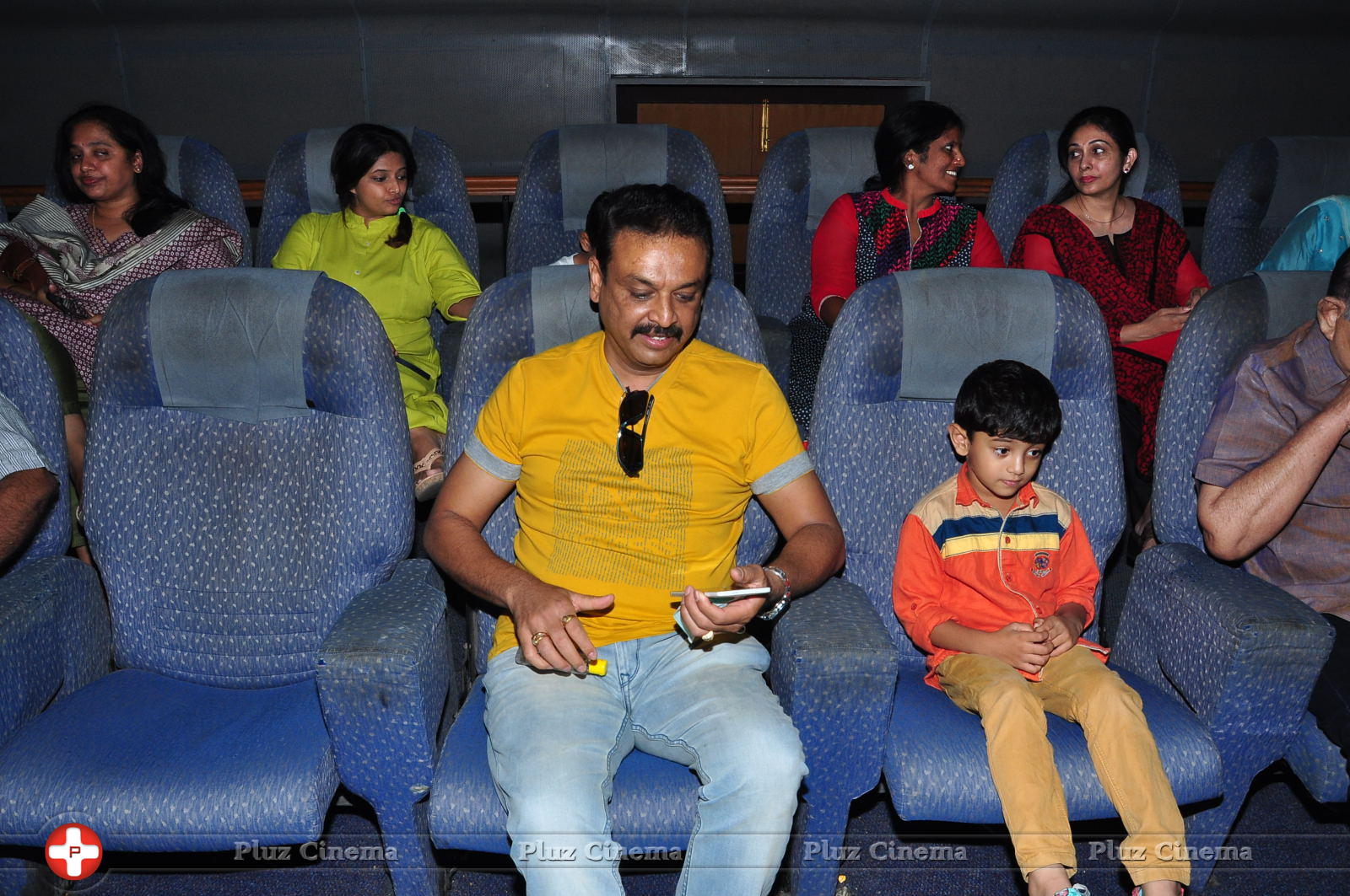 Super Star Krishna at Srimanthudu Movie Screening Stills | Picture 1090667