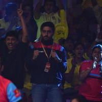 Abhishek Bachchan - Chiranjeevi and Abhishek Bachchan at PRO Kabaddi Match Photos | Picture 1091358