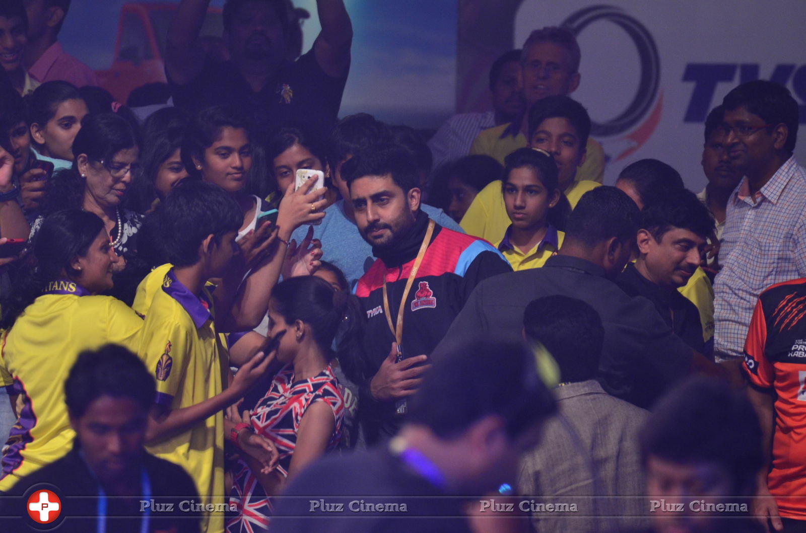 Chiranjeevi and Abhishek Bachchan at PRO Kabaddi Match Photos | Picture 1091393