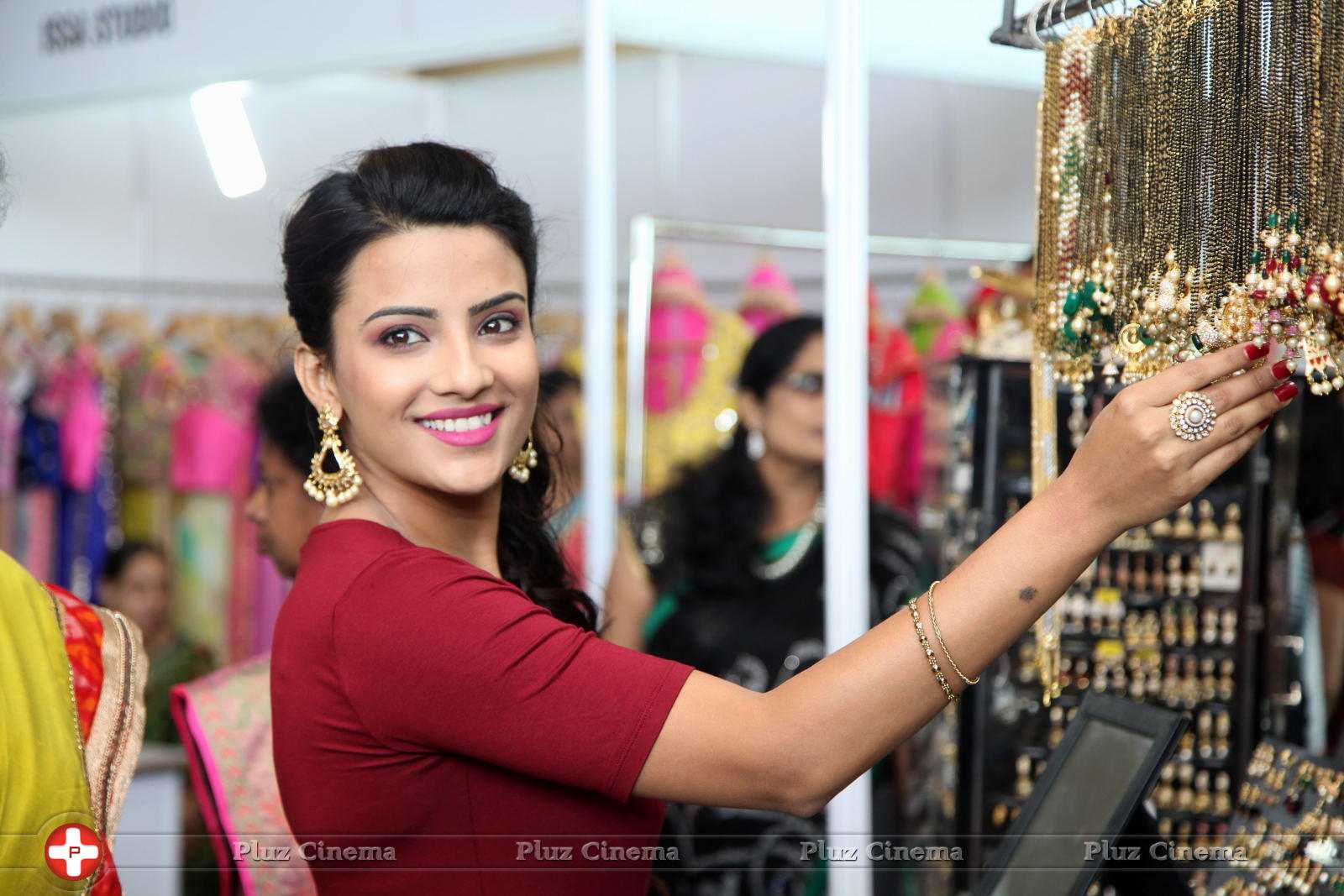 Jyoti Sethi - Actress Jyotii Sethi Inaugurates Styles and Weaves Life Style Expo at Visakhapatnam Photos | Picture 1091702