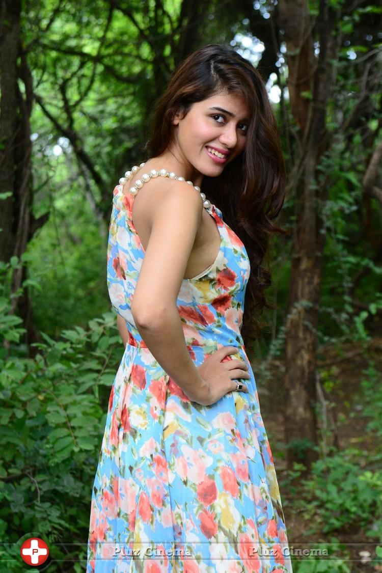 Aarti Chhikara Latest Stills | Picture 1097144