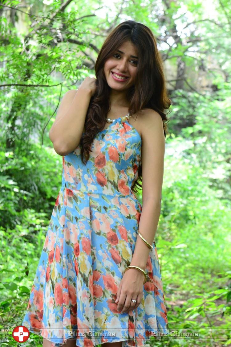 Aarti Chhikara Latest Stills | Picture 1097150