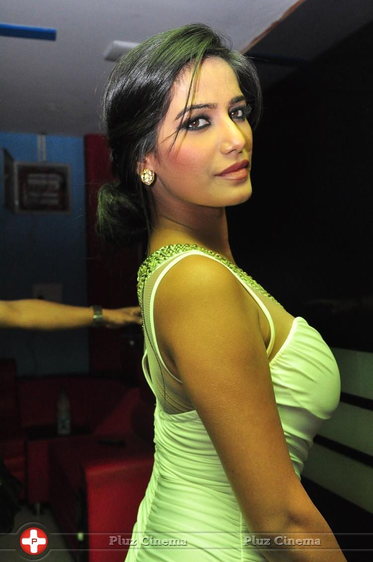 Poonam Pandey at Malini And Co Press Meet Stills | Picture 1105266