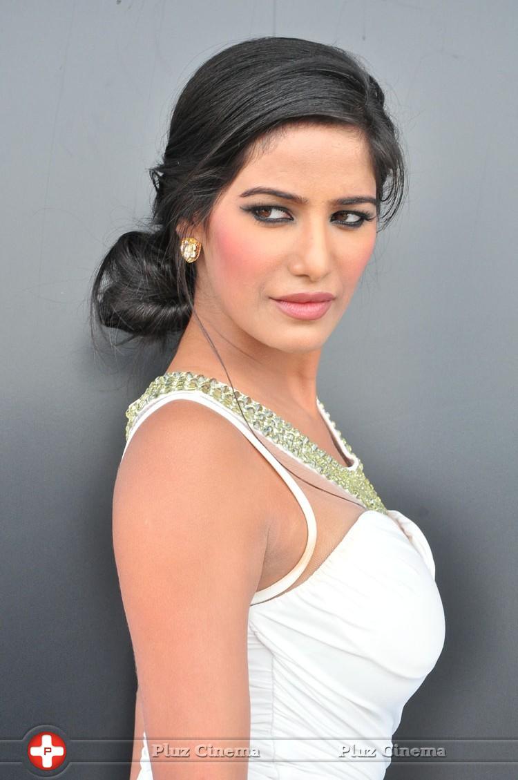 Poonam Pandey at Malini And Co Press Meet Stills | Picture 1105377