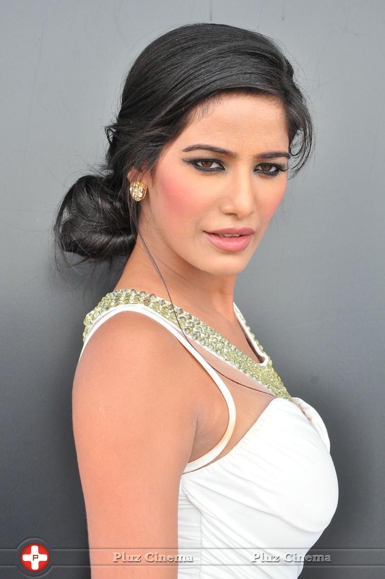 Poonam Pandey at Malini And Co Press Meet Stills | Picture 1105383