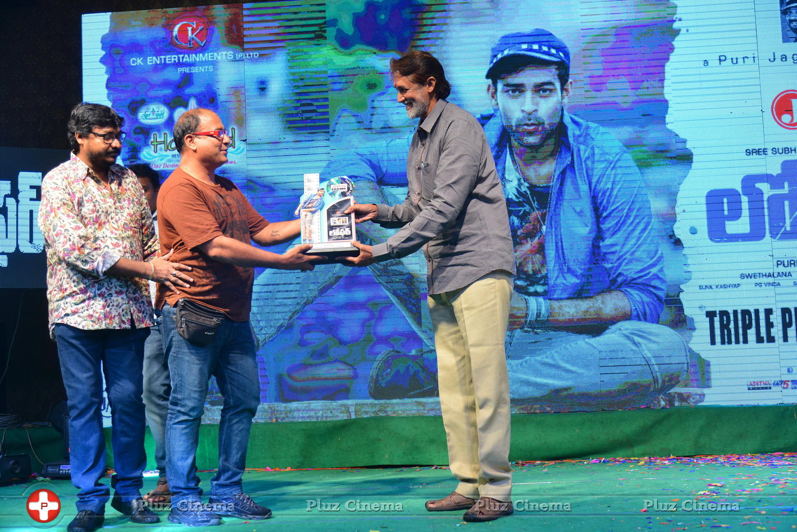 Loafer Movie Platinum Disc Function Photos | Picture 1178240