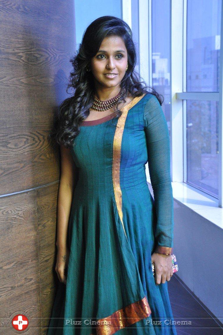 Singer Smitha at Baha Kilikki Video Song Launch Stills | Picture 1185307