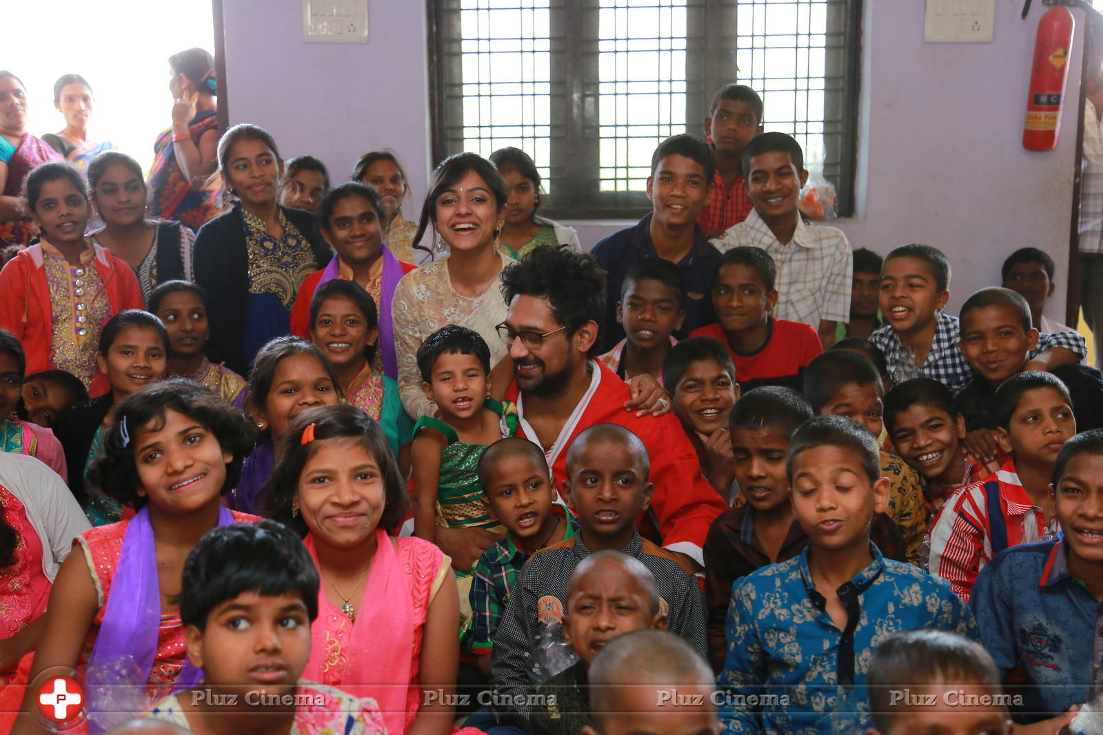 Varun Sandesh and Vithika Sheru Christmas celebrations at Desire society with HIV affected children Photos | Picture 1190104