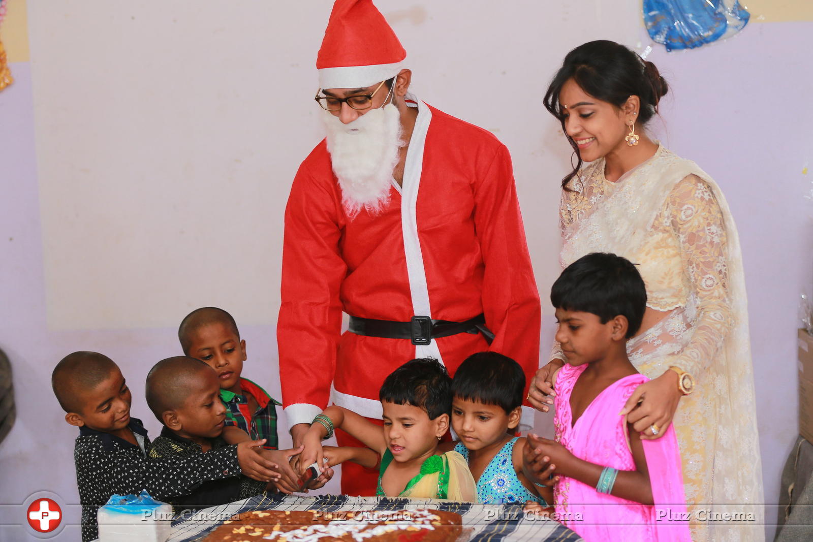 Varun Sandesh and Vithika Sheru Christmas celebrations at Desire society with HIV affected children Photos | Picture 1190110