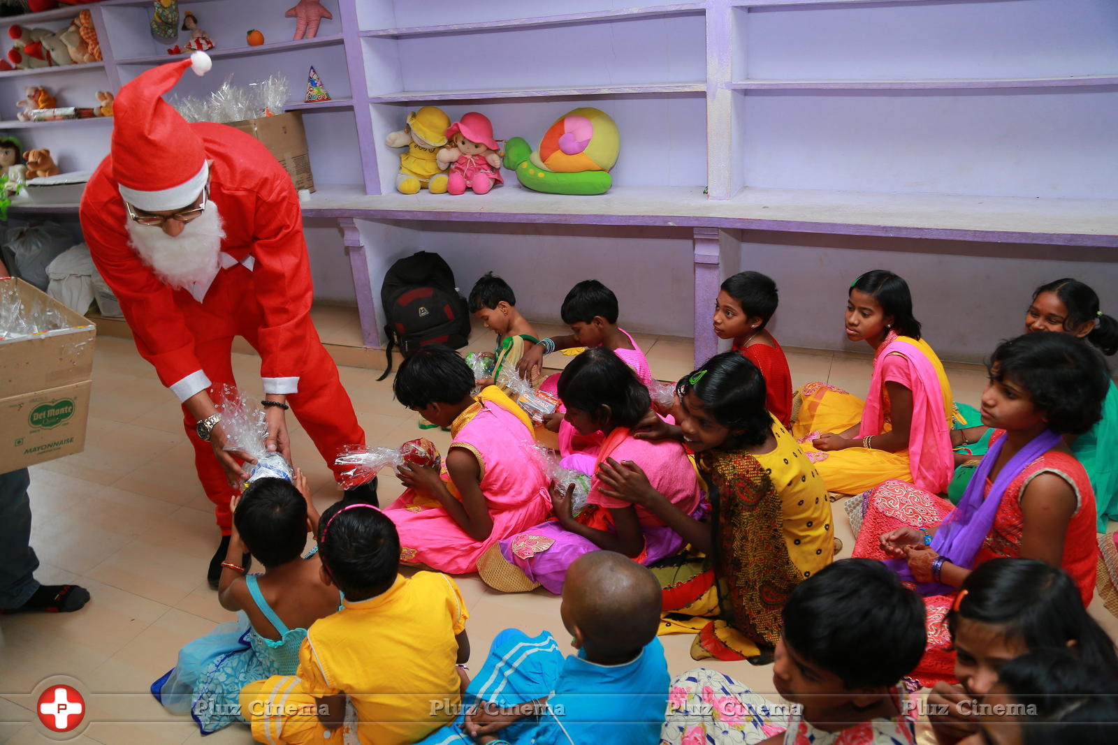 Varun Sandesh and Vithika Sheru Christmas celebrations at Desire society with HIV affected children Photos | Picture 1190116