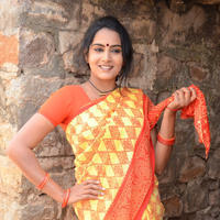 Himaja - Vetakodavallu Movie Working Stills | Picture 954053