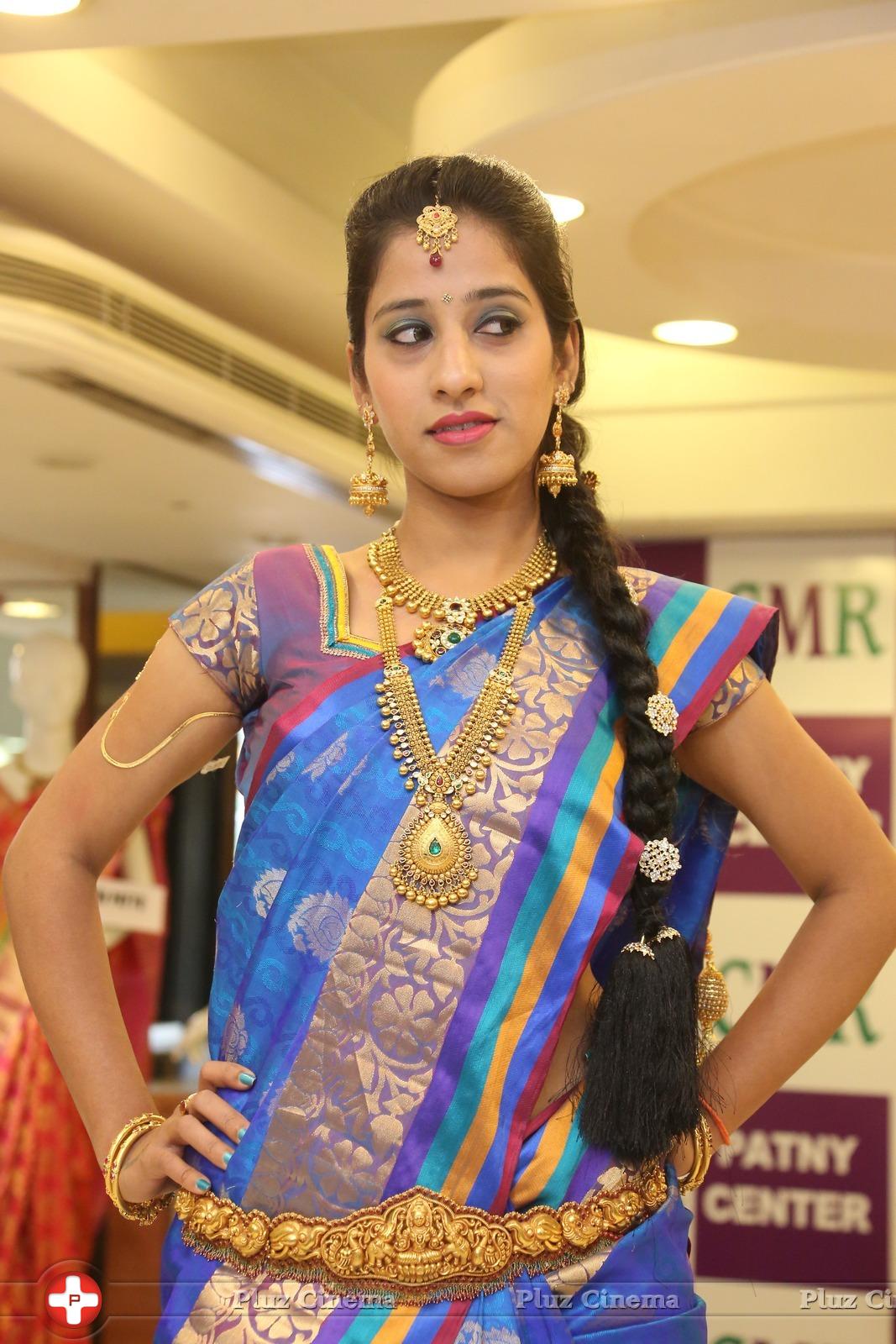 Ayesha - Vivaha Collection Launch at CMR Family Shopping Mall Patny Centre Stills | Picture 957477