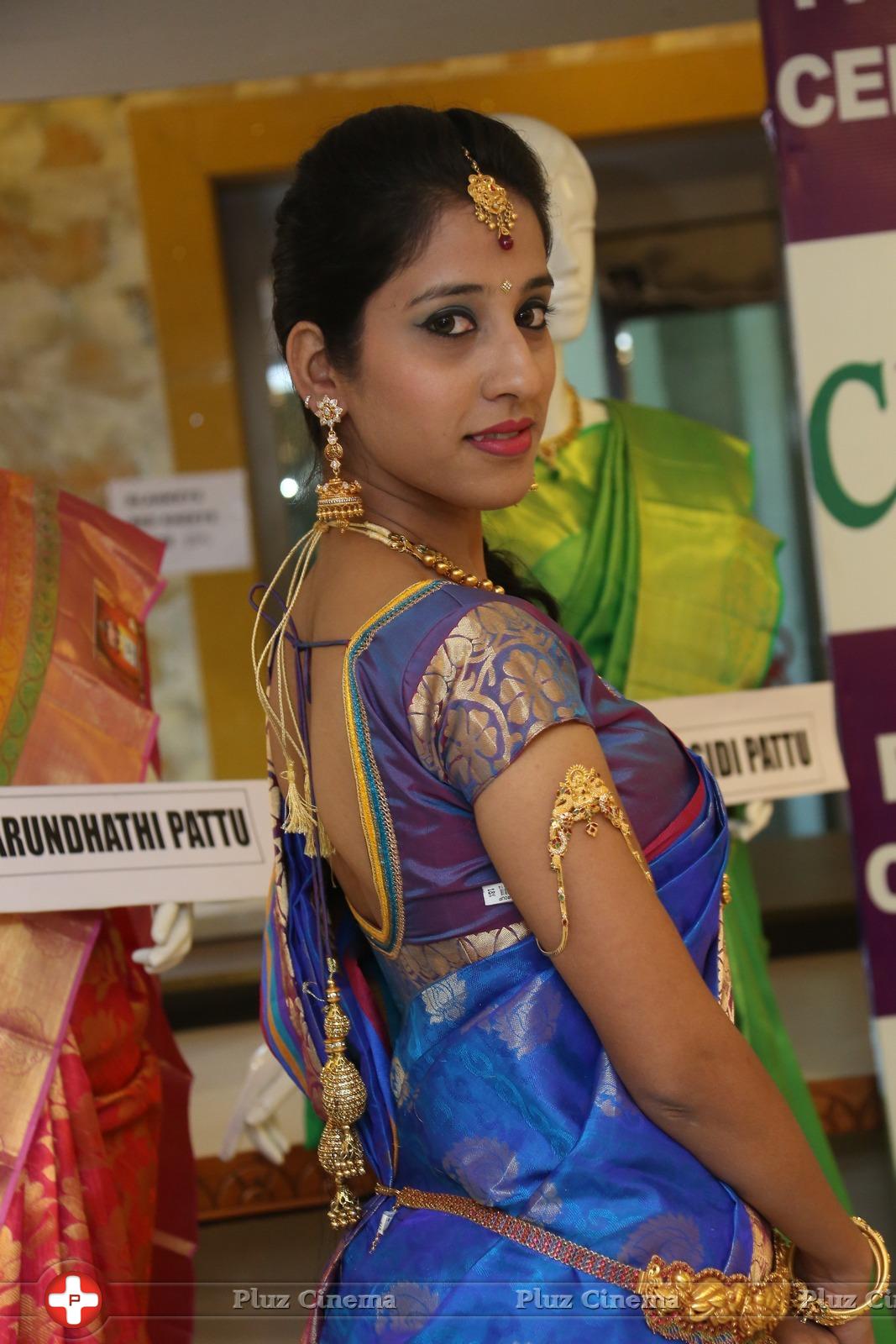 Ayesha - Vivaha Collection Launch at CMR Family Shopping Mall Patny Centre Stills | Picture 957503