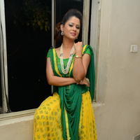 Anchor Shilpa Chakravarthy at Taravatha Katha Trailer Launch Stills | Picture 958077