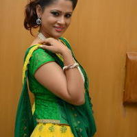Anchor Shilpa Chakravarthy at Taravatha Katha Trailer Launch Stills | Picture 958113