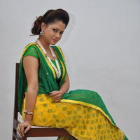Anchor Shilpa Chakravarthy at Taravatha Katha Trailer Launch Stills | Picture 958209