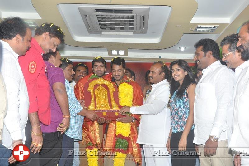 Bandipotu Movie team in EVV Yuva Kala Vahini at Guntur Stills | Picture 964332