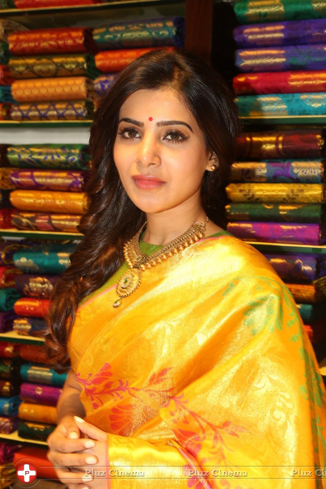 Samantha at South India Shopping Mall Launch Stills | Picture 969066