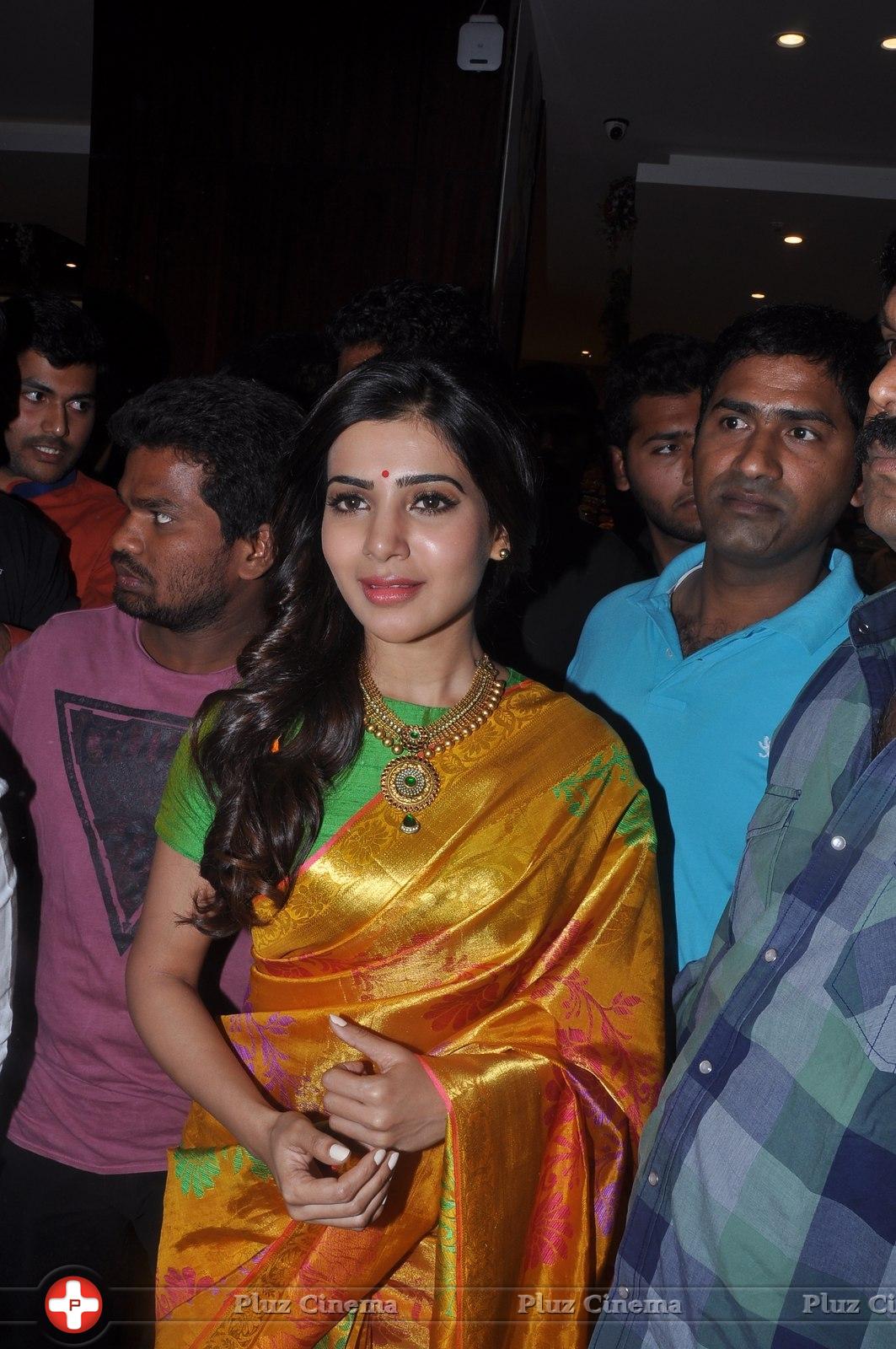Samantha at South India Shopping Mall Launch Stills | Picture 969085