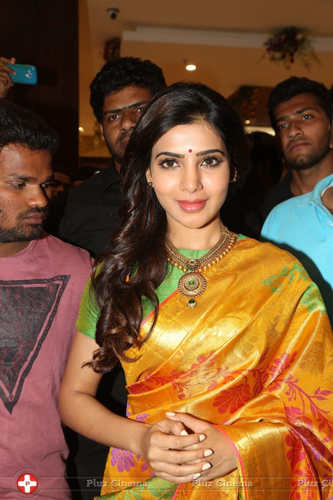 Samantha at South India Shopping Mall Launch Stills | Picture 969131