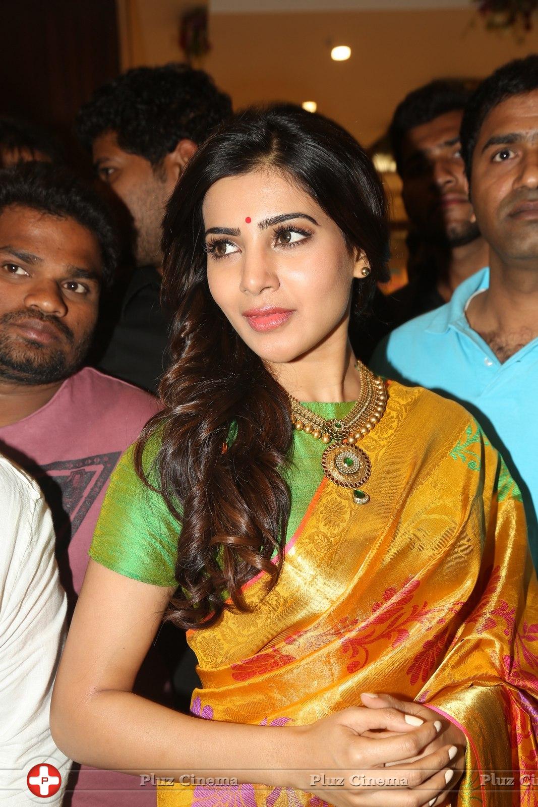 Samantha at South India Shopping Mall Launch Stills | Picture 969139