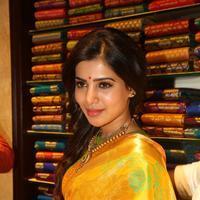 Samantha at South India Shopping Mall Launch Stills | Picture 969079