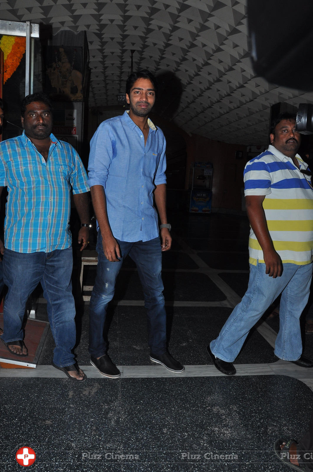 Allari Naresh - Bandipotu Movie Team at Sandhya Theatre Photos | Picture 969911