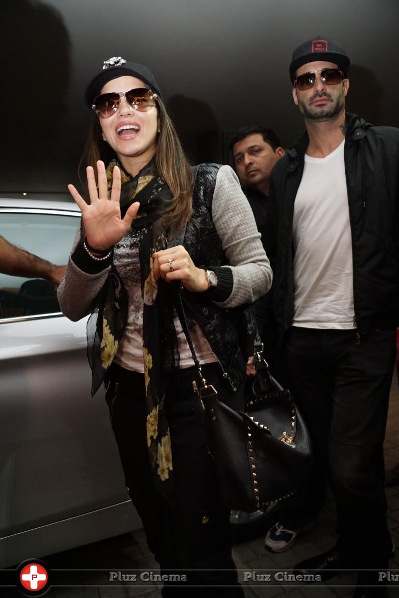 Sunny Leone - Sunny Leone Arrived Hyderabad for New Year Bash Stills | Picture 923838