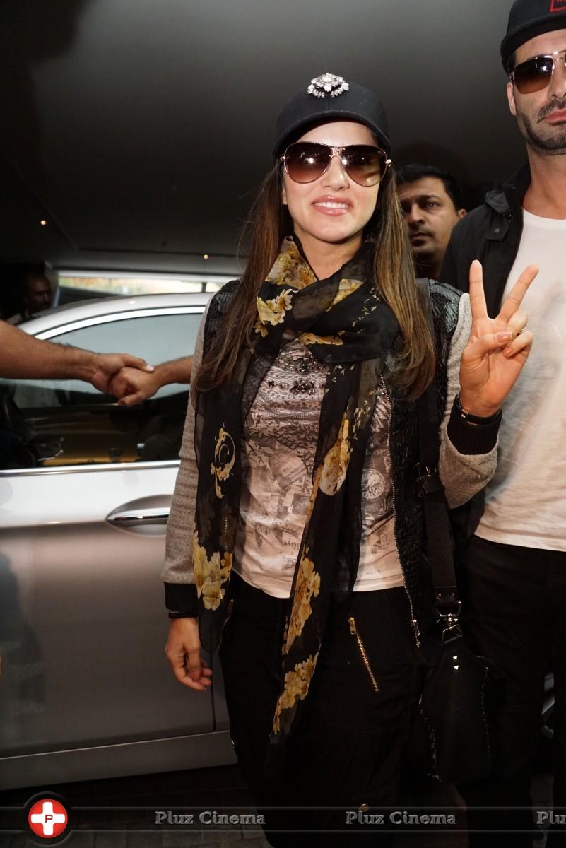 Sunny Leone - Sunny Leone Arrived Hyderabad for New Year Bash Stills | Picture 923842